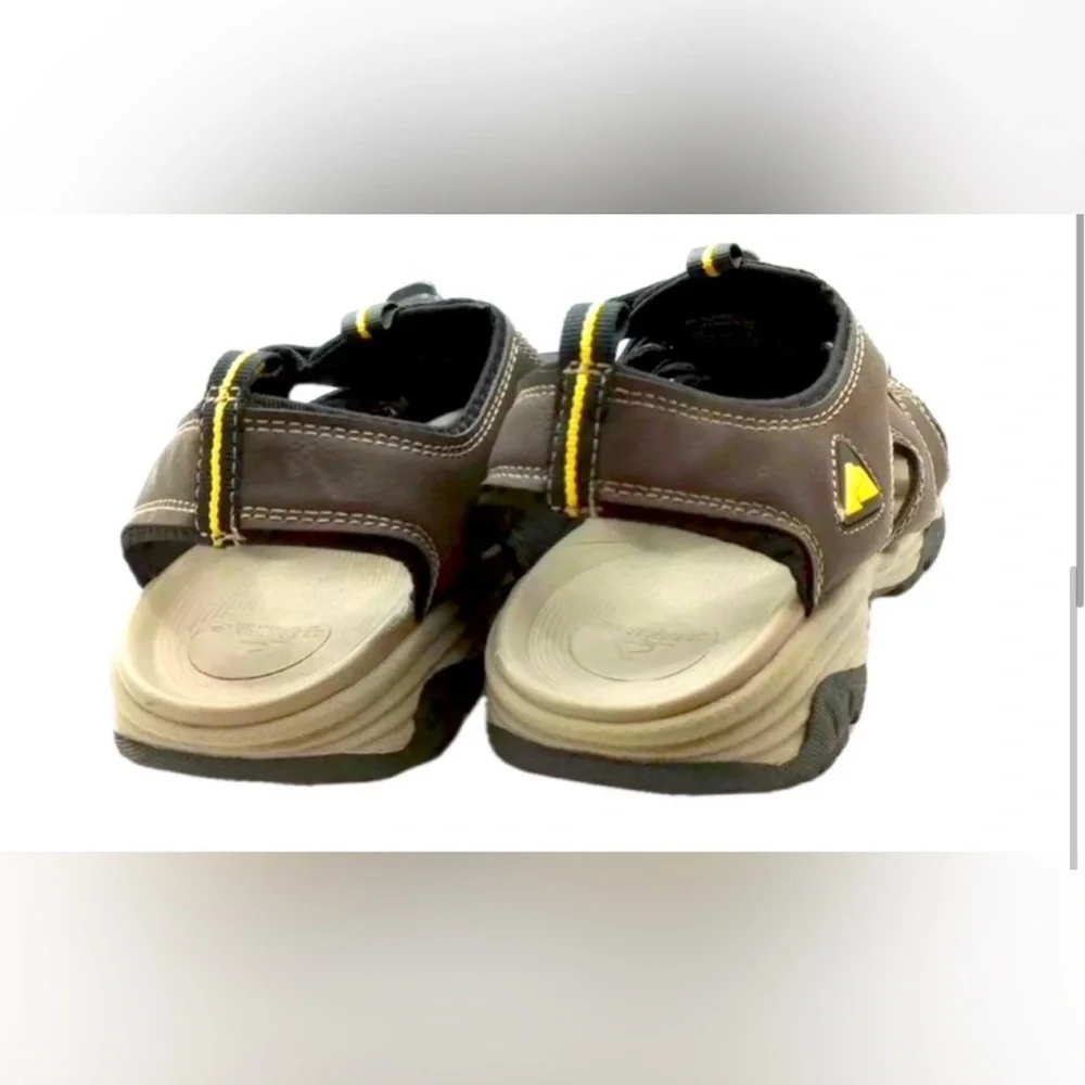 OZARK Trail Men’s Brown Outdoor Sandals